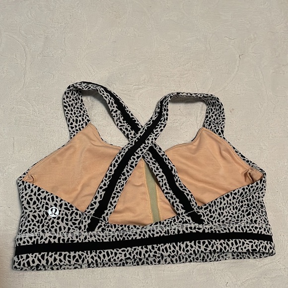Lulu lemon used sports bra - Picture 2 of 2